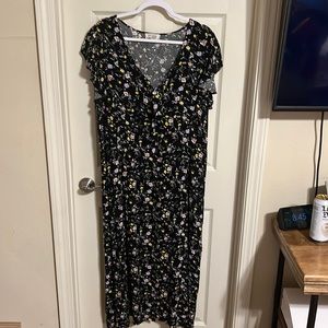 3X “Just Found” button up maxi dress - black with flower print